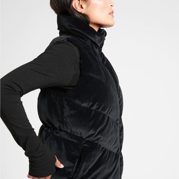 Athleta Lofty Velvet Down Vest Size XS - Picture 3 of 15
